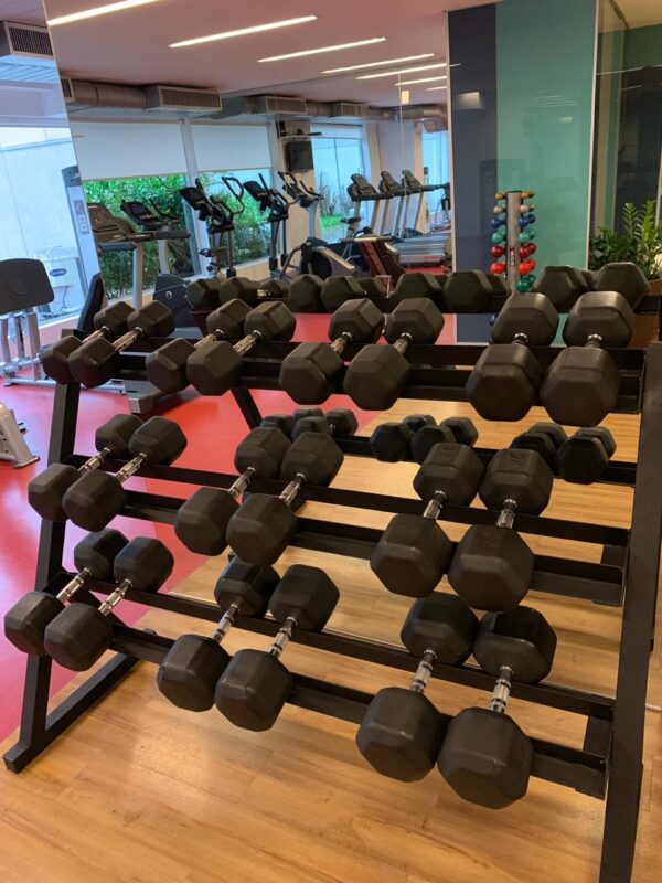Kit Dumbbell Sextavado Texturizado Pegada Cromada 12kg ao 30kg com Suporte - Image 2